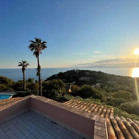 With Swimming Pool And Amazing View * Torre delle Stelle