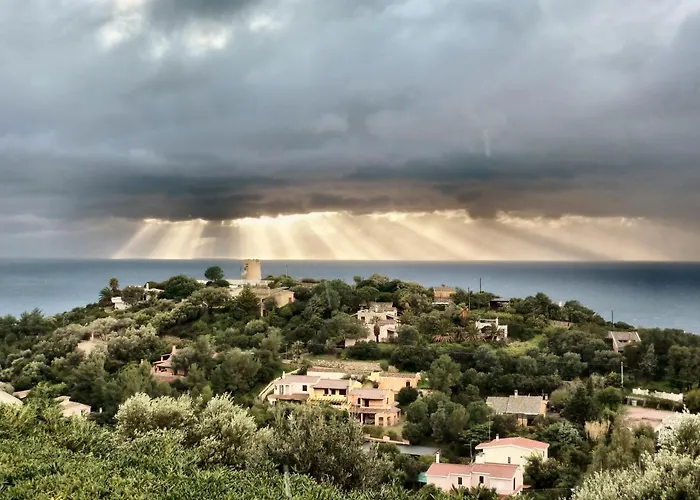 With Swimming Pool And Amazing View Torre delle Stelle